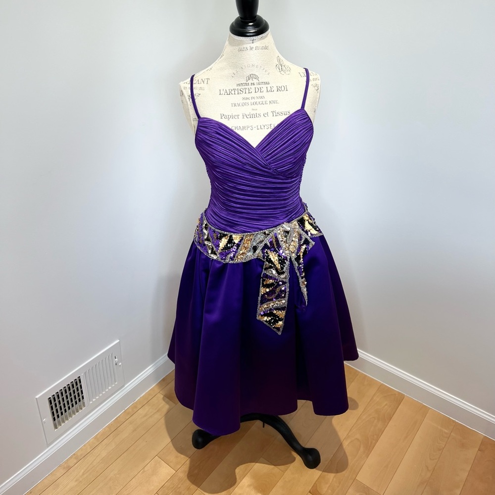 Couture vintage dress. So beautiful on.